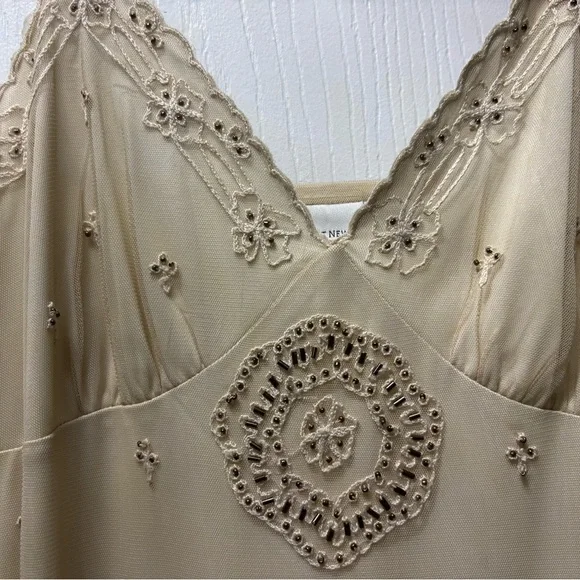 Newport News Cream Vintage-look Dress with Floral Embroidery - Picture 1 of 9